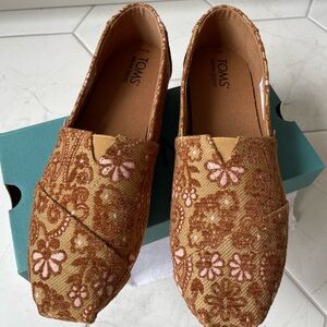 TOMS Women's Floral Brocade Slip-On Shoes